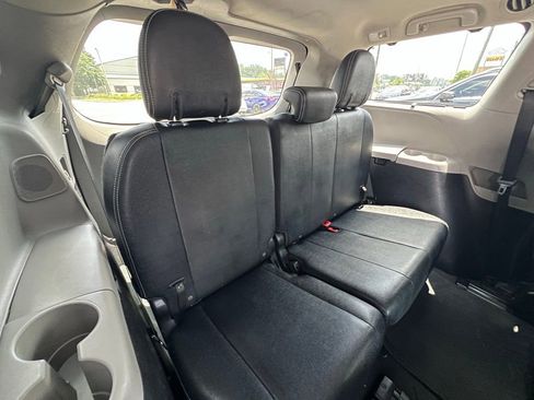 Used 2020 Toyota Sienna SE Premium image 19