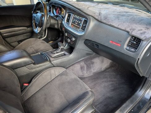 Used 2018 Dodge Charger SRT Hellcat w/ Harman/Kardon Audio Group RWD image 4