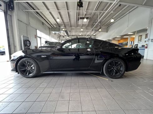 Used 2024 Ford Mustang GT image 5