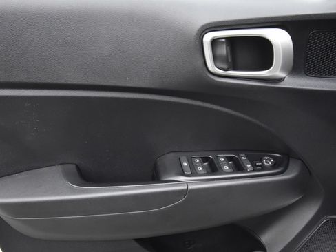 Used 2026 Hyundai Venue SEL FWD image 28