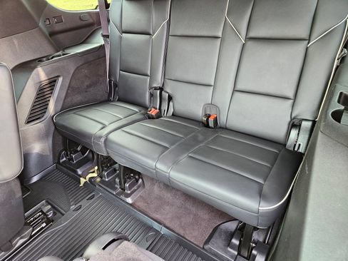 Used 2024 Cadillac Escalade Sport w/ Touring Package AWD/4WD image 33