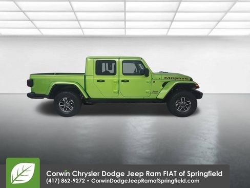 Used 2025 Jeep Gladiator Mojave image 9