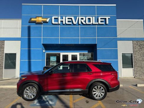 Used 2020 Ford Explorer Limited w/ Class III Trailer Tow Package image 1