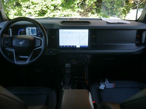 Certified 2022 Ford Bronco Badlands image 9