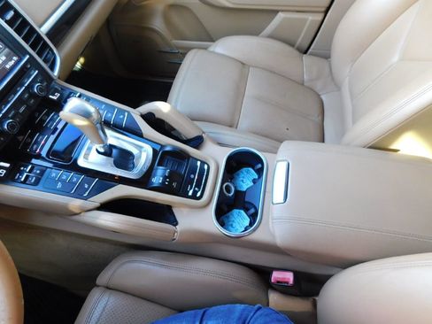 Used 2014 Porsche Cayenne image 33