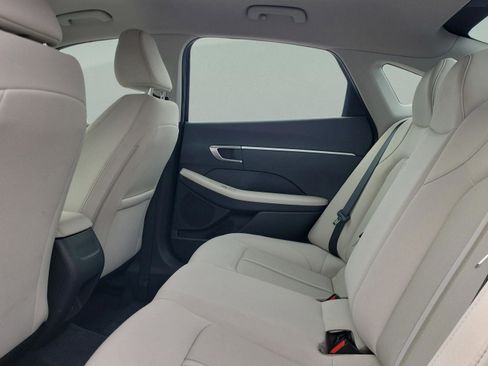 Used 2025 Hyundai Sonata SE image 6