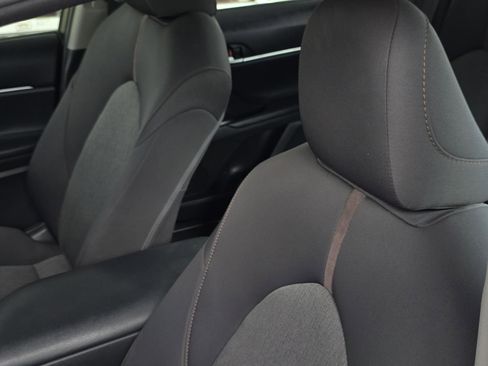 Used 2018 Toyota Camry LE FWD image 26