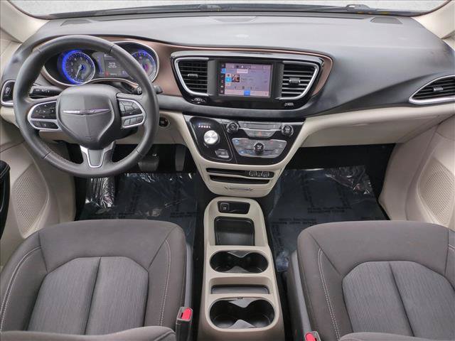 Used 2023 Chrysler Voyager LX FWD image 16