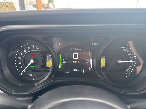 Certified 2025 Jeep Wrangler Unlimited Sahara AWD/4WD image 12