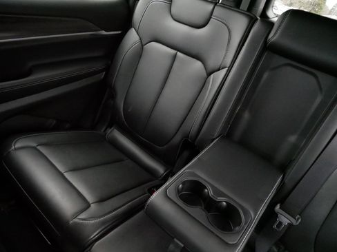 Used 2024 Jeep Grand Cherokee L Limited w/ Black Appearance Package image 12