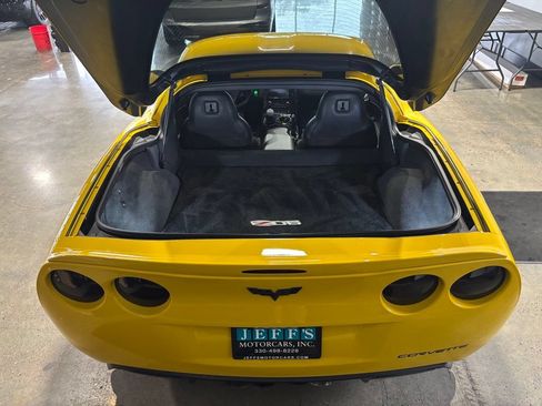 Used 2006 Chevrolet Corvette Z06 w/ Preferred Equipment Group RWD image 7
