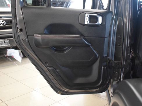 Used 2018 Jeep Wrangler Unlimited Rubicon image 66