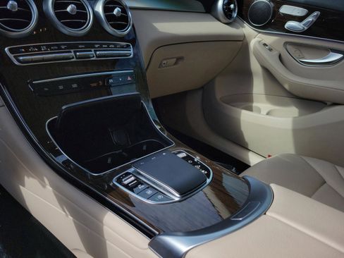 Certified 2022 Mercedes-Benz GLC 300 image 26