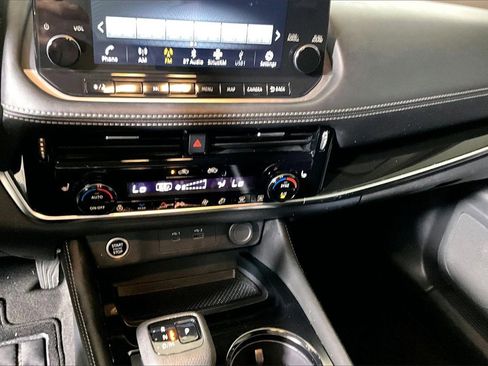 Used 2023 Nissan Rogue SL w/ SL Premium Package image 25