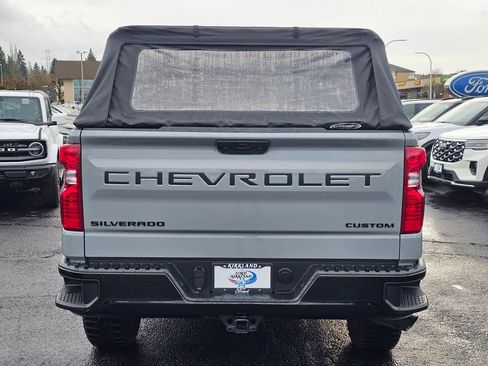 Used 2024 Chevrolet Silverado 1500 Custom Trail Boss w/ Dark Appearance Package image 6