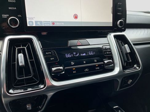 Used 2021 Kia Sorento SX image 16