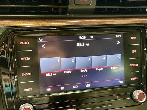 Used 2020 Volkswagen Passat 2.0T SEL image 17