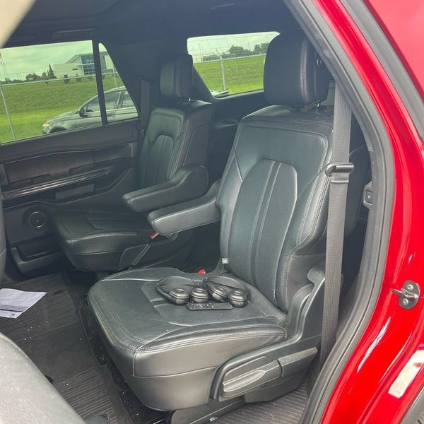 Used 2018 Ford Expedition Limited w/ Equipment Group 301A RWD image 9