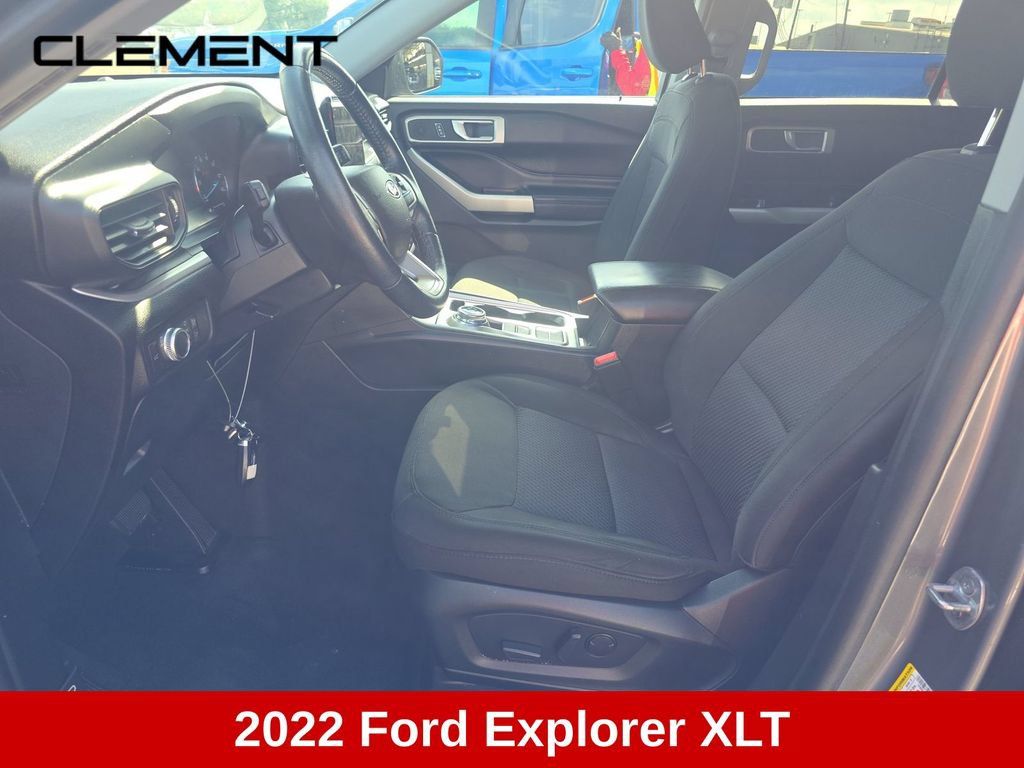 Used 2022 Ford Explorer XLT RWD image 4