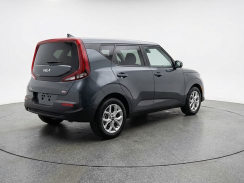 Used 2025 Kia Soul LX w/ LX Technology Package FWD image 9
