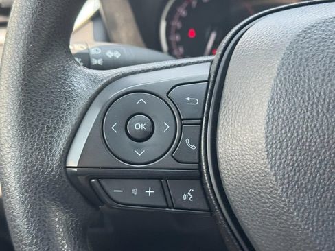Used 2025 Toyota RAV4 XLE AWD/4WD image 26