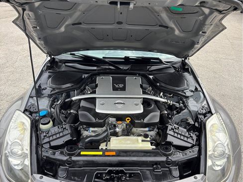 Used 2009 Nissan 350Z Touring RWD image 34
