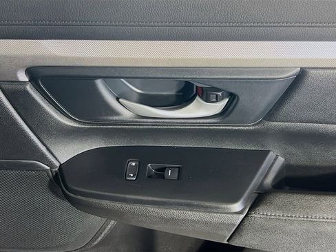 Used 2018 Honda CR-V LX image 31