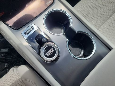 New 2026 Cadillac Vistiq Sport image 17