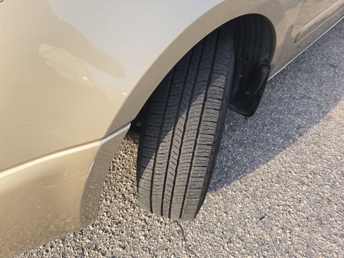 Used 2009 Kia Sedona LX image 34