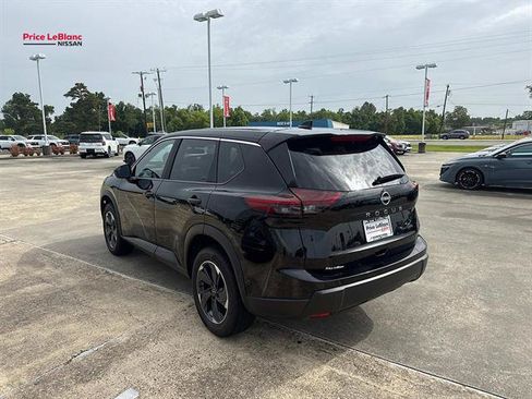 Used 2026 Nissan Rogue SV AWD/4WD image 5