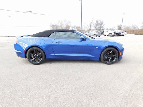 Used 2019 Chevrolet Camaro LT w/ Technology Package image 2