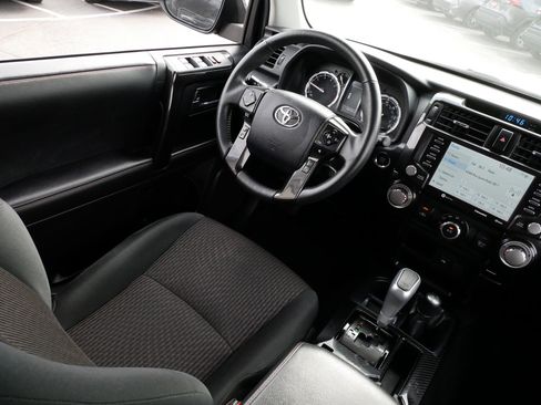 Certified 2024 Toyota 4Runner TRD Off-Road image 9