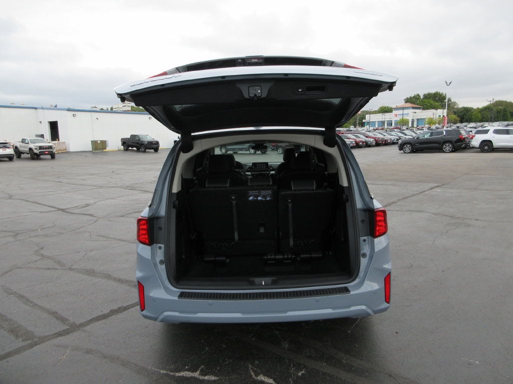 Used 2025 Honda Odyssey Touring image 8