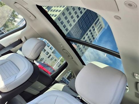 New 2026 Lincoln Nautilus Reserve image 9