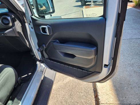 Used 2023 Jeep Wrangler Sport AWD/4WD image 24