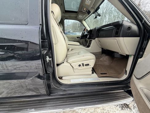 Used 2004 Cadillac Escalade ESV Platinum image 14