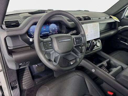 Used 2026 Land Rover Defender 130 X-Dynamic SE AWD/4WD image 9