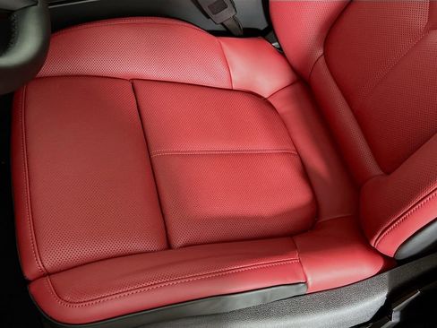 New 2026 Porsche Macan image 22