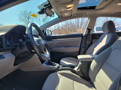 Used 2020 Hyundai Elantra Value Edition w/ Winter Weather Package image 15