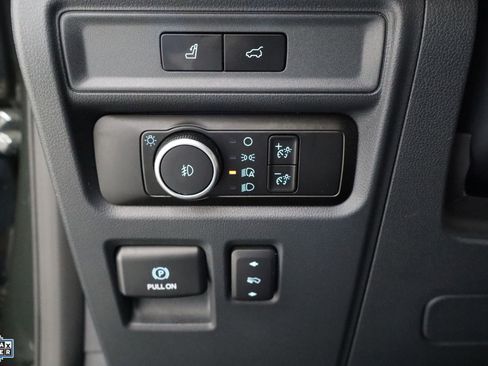 Used 2023 Ford Expedition Limited image 14