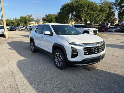 Used 2026 Chevrolet Equinox LT FWD image 7