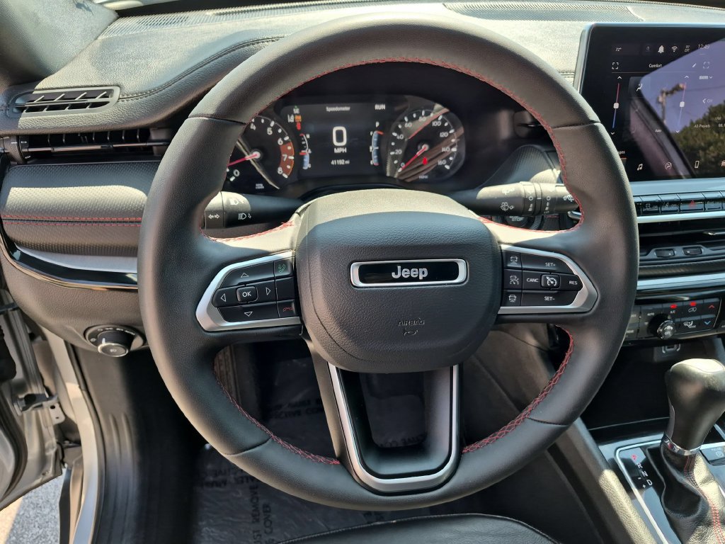 Used 2025 Jeep Compass Trailhawk AWD/4WD image 21