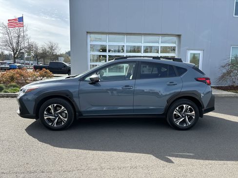 Used 2024 Subaru Crosstrek 2.0i Premium image 2