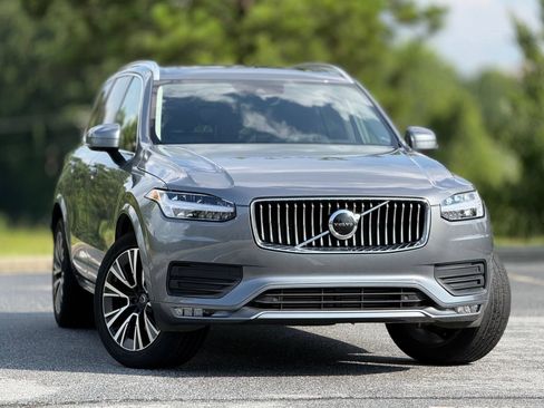 Used 2020 Volvo XC90 T5 Momentum w/ Protection Package FWD image 4