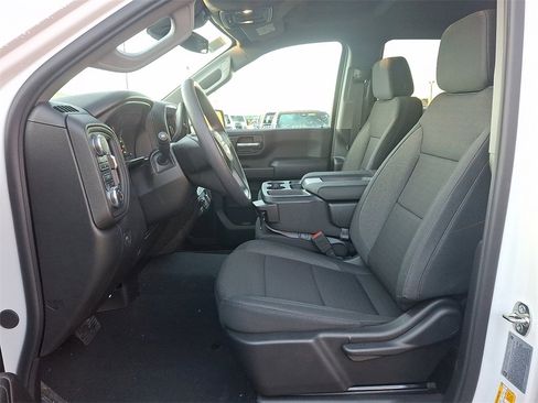 New 2026 GMC Sierra 2500 Pro w/ Convenience Package image 9