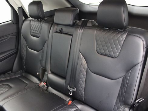 Used 2024 Ford Edge Titanium image 23