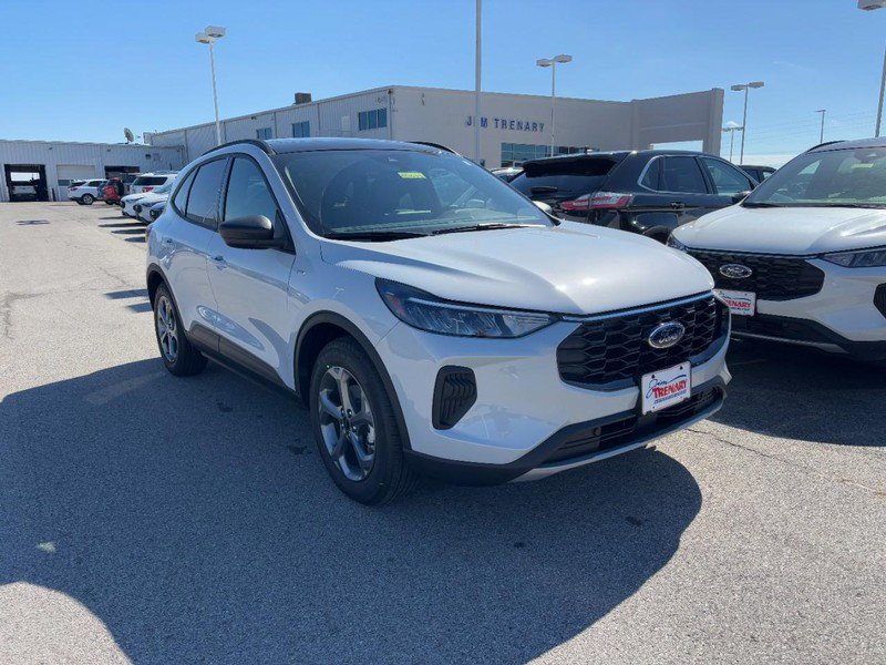 Used 2026 Ford Escape ST-Line w/ Tech Pack #1 FWD image 2