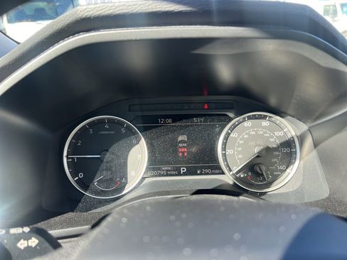 Used 2025 Mitsubishi Outlander SE image 2