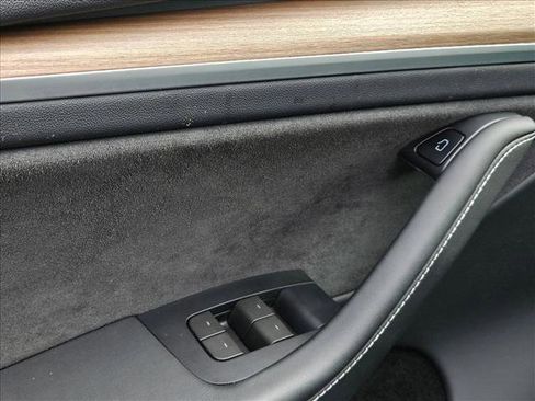 Used 2023 Tesla Model Y Long Range image 10