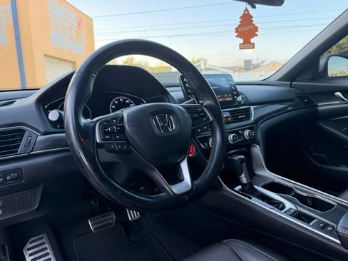 Used 2018 Honda Accord Sport image 11